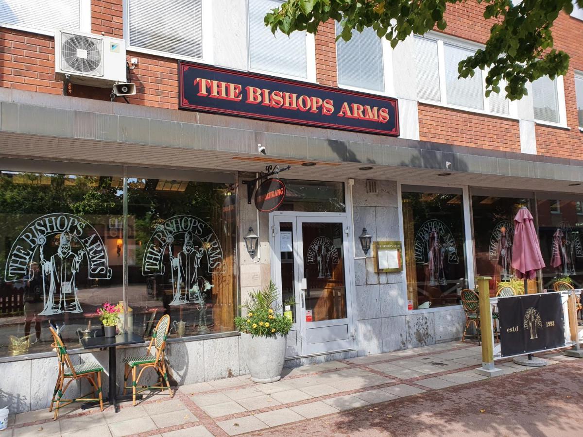 Bishops Arms 3*
