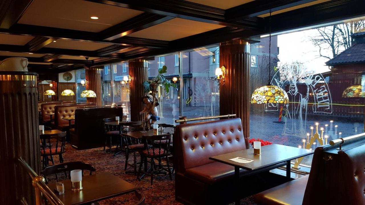 Bishops Arms 3*