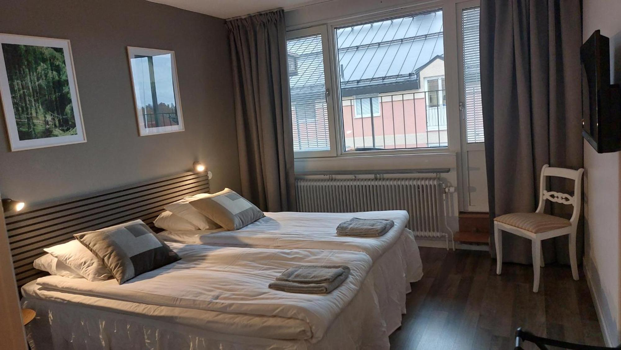 Bishops Arms Hotel Mora
