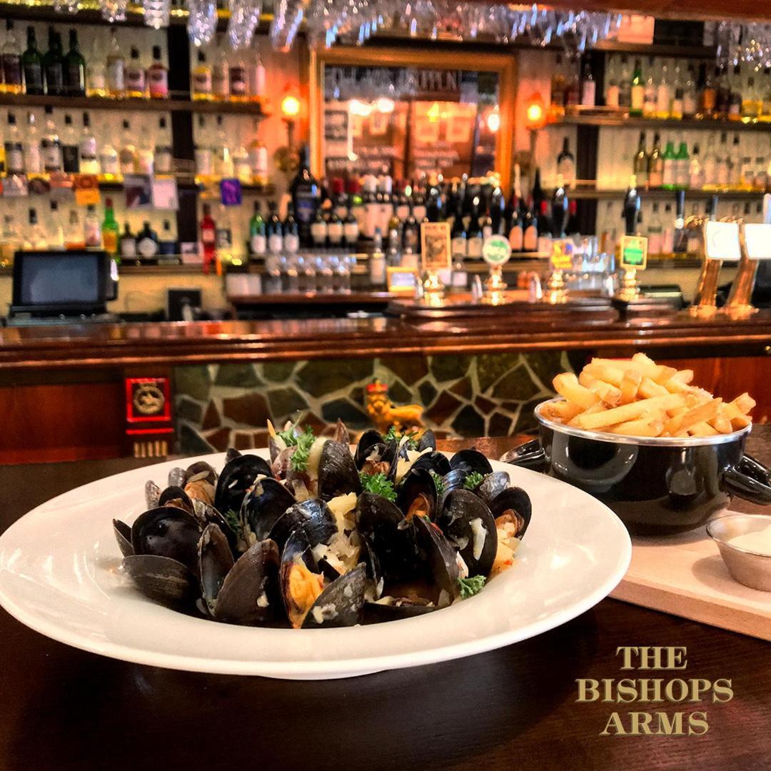 Bishops Arms 3*