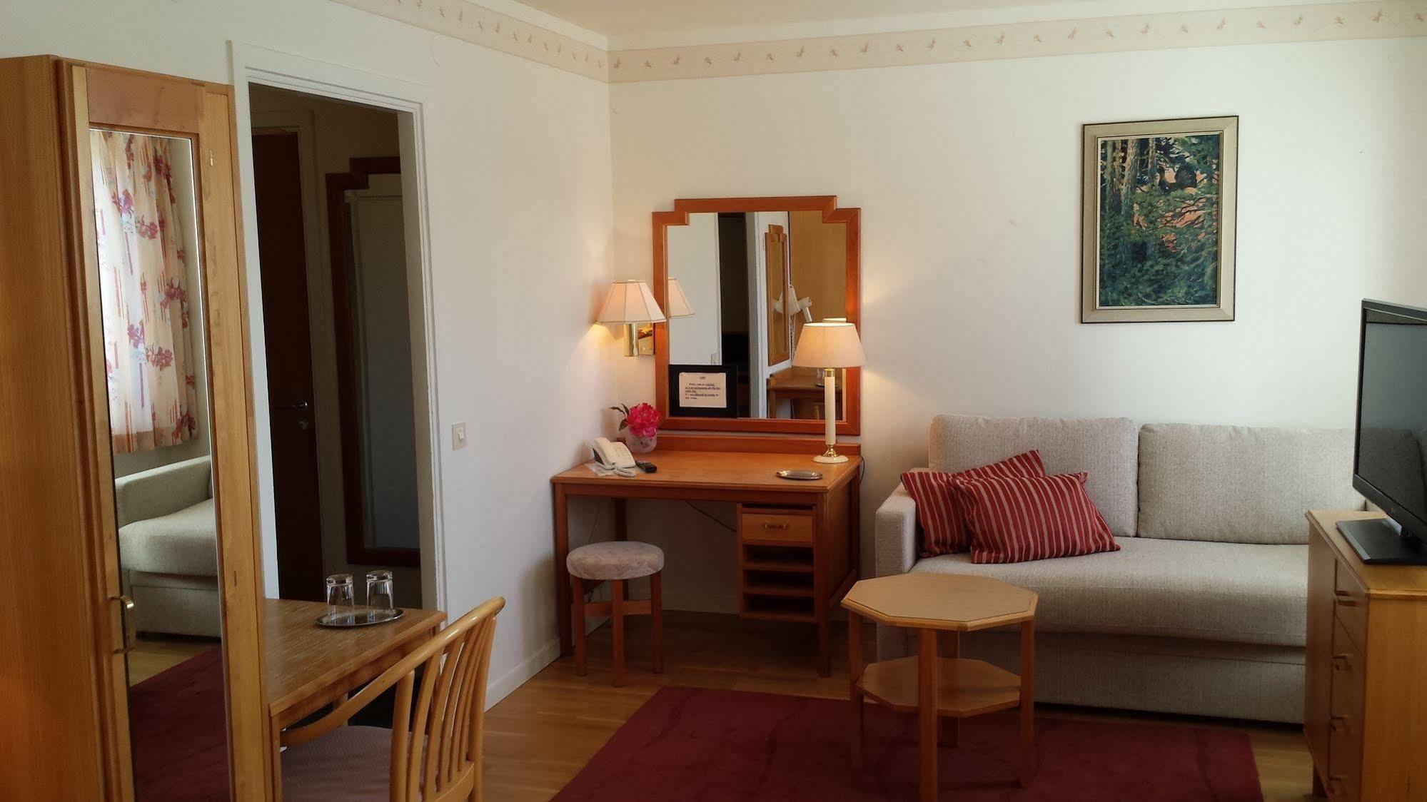 Bishops Arms 3*